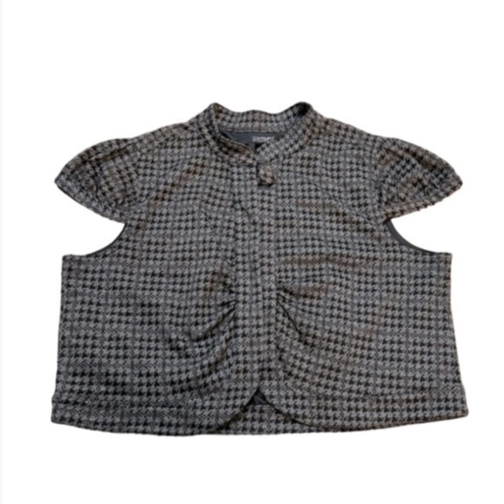 CONTEMPO By Penningtons crop sweater blazer with cap sleeves. Great with a dress